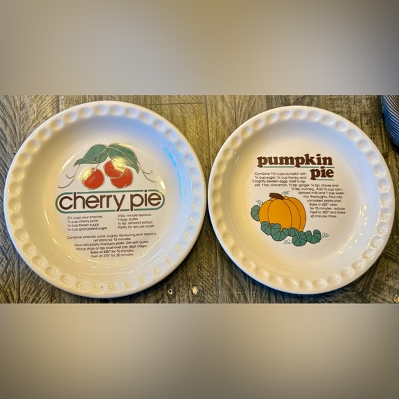 Vintage Pie Plates with Recipes - Picture 2 of 3